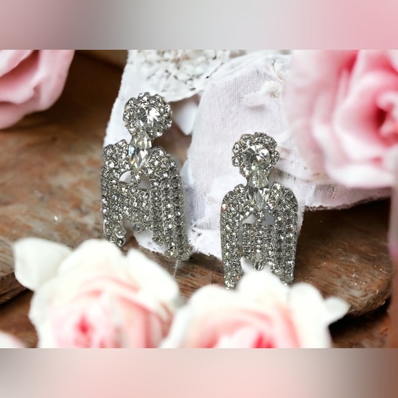 Vintage Weiss 1960s Crystal sparkle dangle fancy party gala clip on earrings - Picture 2 of 9